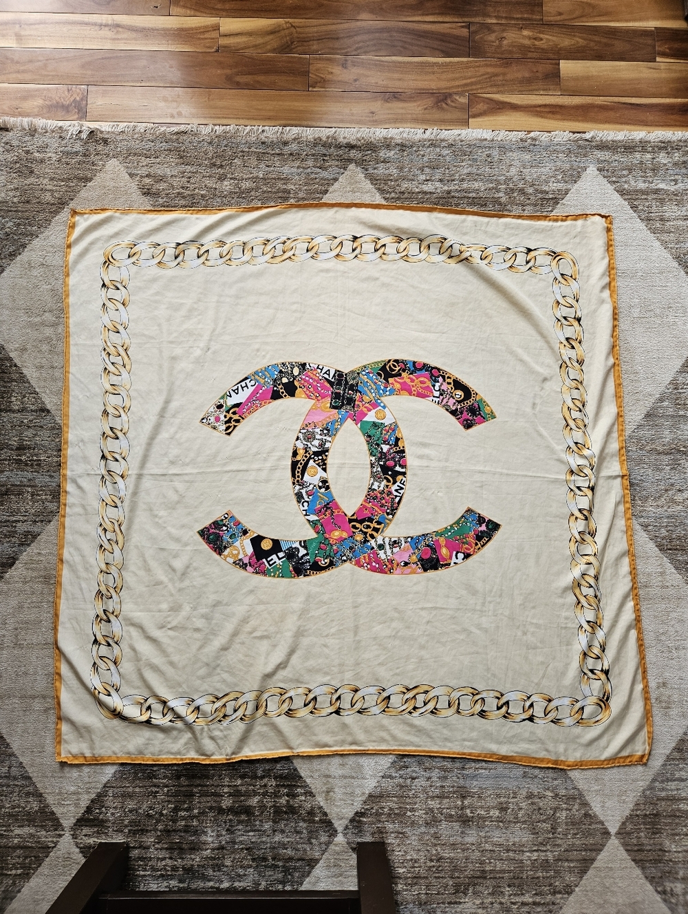 Vintage CHANEL 100% Silk Scarf/Wrap 50"x51" Made In France - Picture 3 of 11